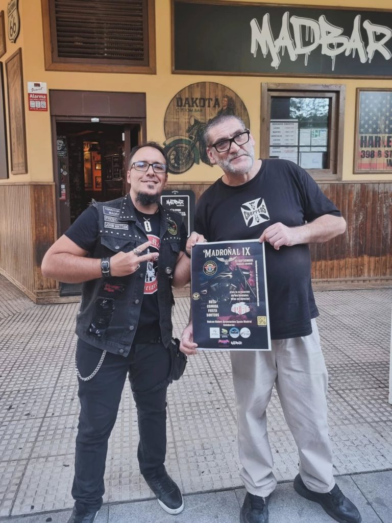@madbar_dakota patrocinador oficial de la IX Madroñal, si hay un bar MOTERO en la capital sin duda es este, con el mejor ambiente y organizador habitual de eventos y fiestas, no dejes de visitarlo en el distrito de Arganzuela 😉✌️ #vulcanridersassociation #vraspain #vulcanridersmadrid #ixmadroñal #madbardakota