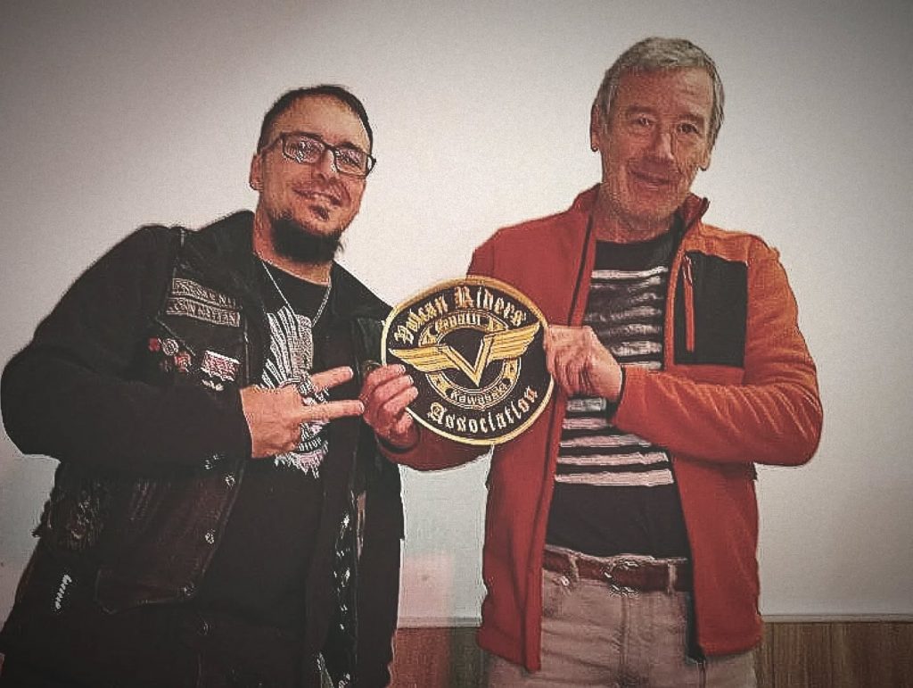 Recientemente hemos tenido el placer de dar la bienvenida al nuevo socio Alfredo con su flamante Vulcan S y su gran destreza en la carretera esperamos recorrer muchos kilómetros juntos, enhorabuena y bienvenido a tu casa 😉✌️ #vulcanridersassociation #vraspain #vulcanridersmadrid #kawasakivulcan #entregadeparche