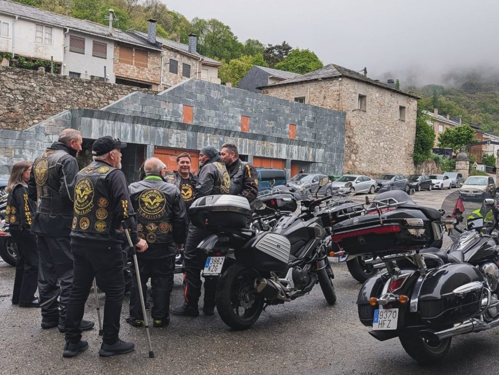 Clandestina 2026 parte II, disfrutando de la fantástica ruta y la pedazo de jornada de fiesta con sorteos, música, karaoke y desfile de Riders en faldas escocesas ¡Que no tuvo desperdicio! fantástico evento de nuestros amigos @vrascastillayleon enhorabuena y gracias 👏👏👏