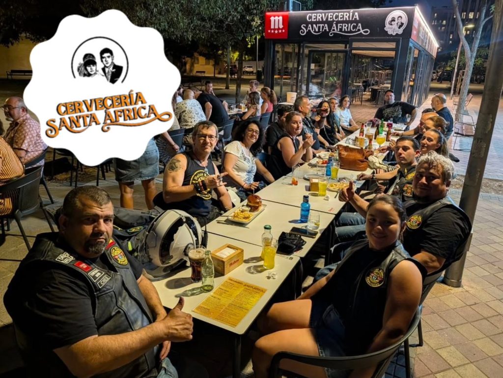 Cada jueves nos reunimos y cada jueves sabemos que en nuestra sede tenemos una mesa reservada para compartirla en familia, siempre nos reciben con mucho cariño y nos tratan con mucho mimo, por todos esos momentos en Cervecería Santa África, estamos muy agradecidos de tenerles un año más como patrocinador oficial de la Madroñal. ¡A por la Madroñal X! #vulcanridersassociation #vraspain #vulcanridersmadrid #kawasakivulcan